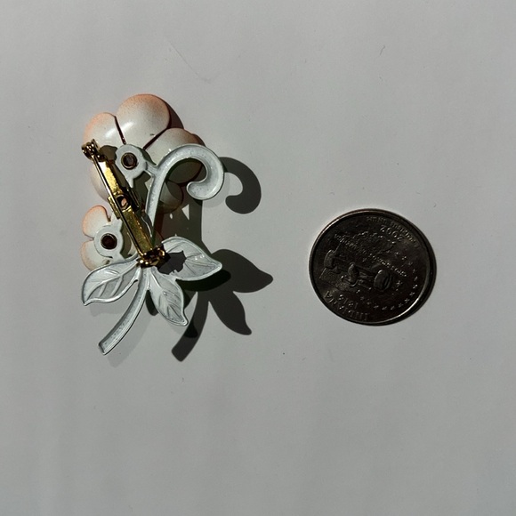Flower Pin - Picture 2 of 2